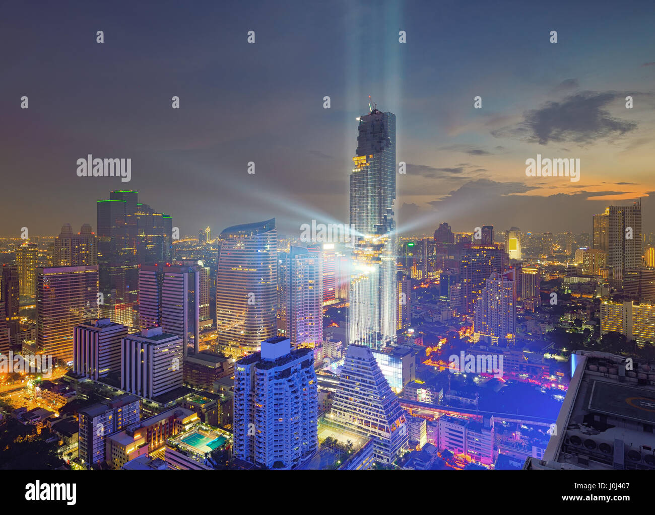 Spettacolo luci di Bangkok manahakhon edificio, Thailandia Foto Stock