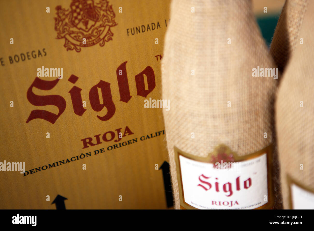 Bottiglie di spagnolo Rioja dal Siglo cantina Foto Stock