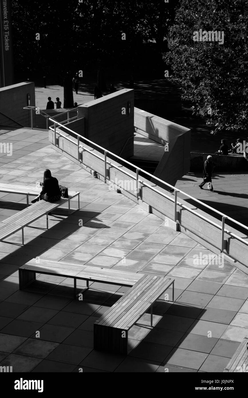 Balcone sul Teatro Nazionale, South Bank di Londra, Regno Unito Foto Stock