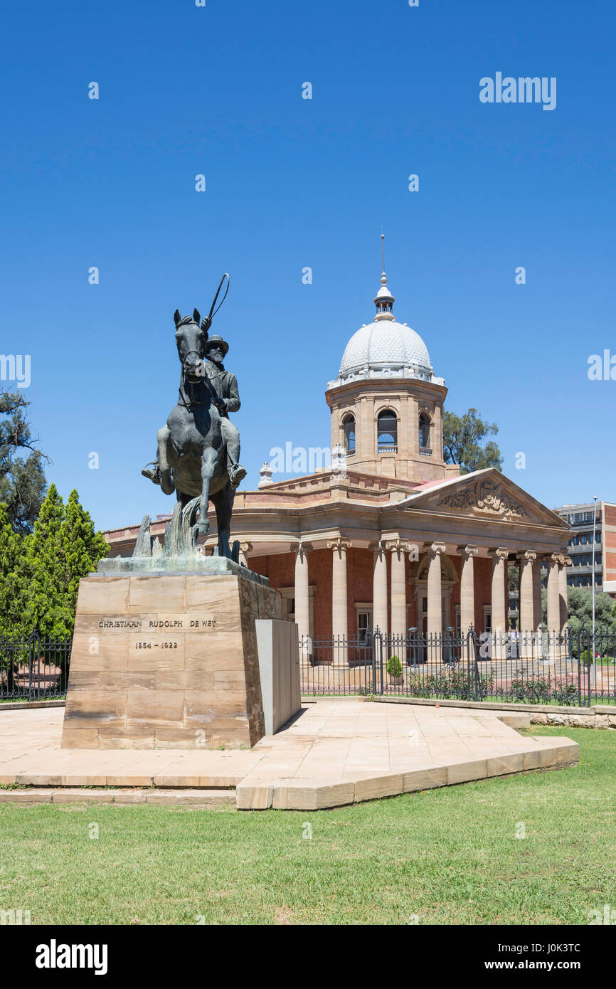Il quarto Raadsaal e Christiaan de Wet statua, President Brand Street, Bloemfontein, Libero Stato Provincia, Repubblica del Sud Africa Foto Stock