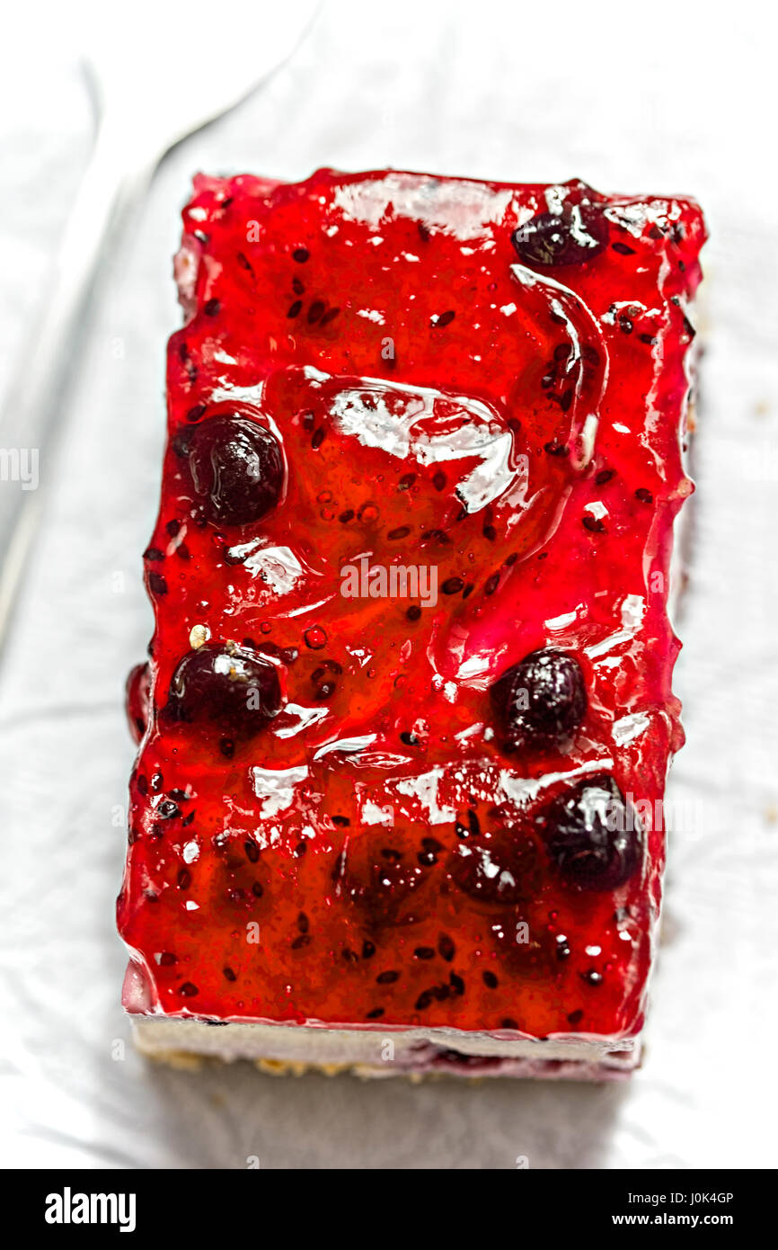 Ai frutti di bosco torta con yogurt Foto Stock