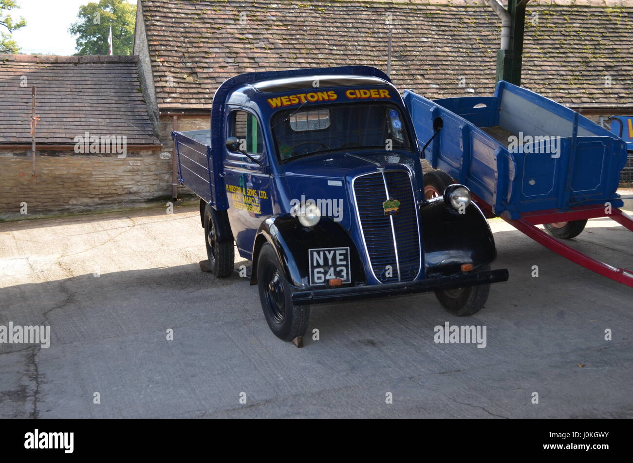 Ford pickup truck in uso da Weston il sidro di mele Foto Stock
