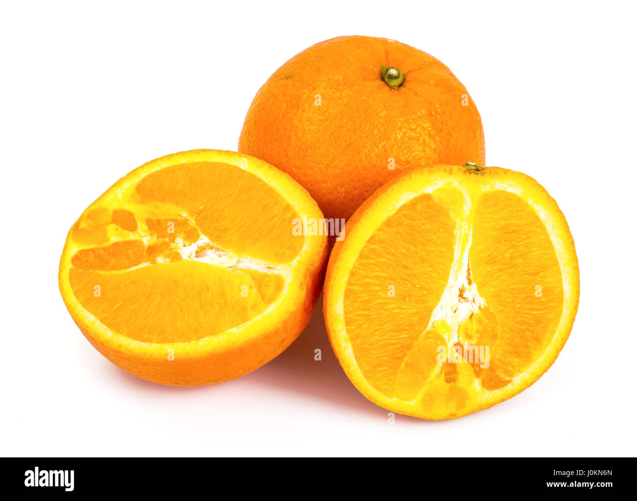 Succosa mature arancio dolce tagliato a metà. Foto Studio Foto Stock