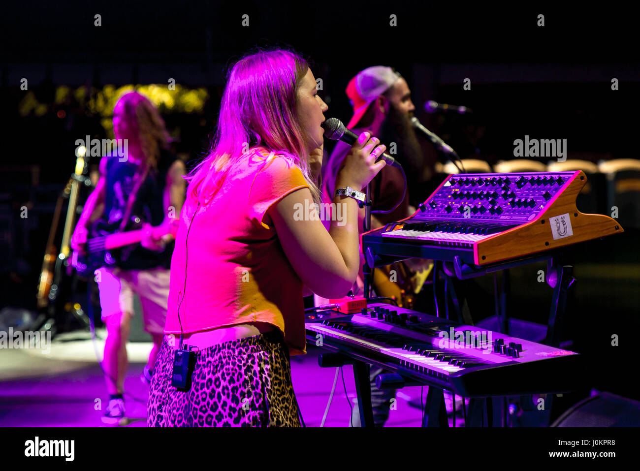 MADRID - Sep 10: Taglio pulito Kid (BAND) eseguire in concerto a Dcode Music Festival il 10 settembre 2016 a Madrid, Spagna. Foto Stock
