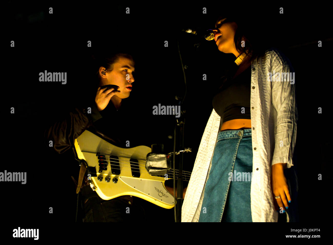 MADRID - Sep 10: Jungle (anima moderna band) eseguire in concerto a Dcode Music Festival il 10 settembre 2016 a Madrid, Spagna. Foto Stock