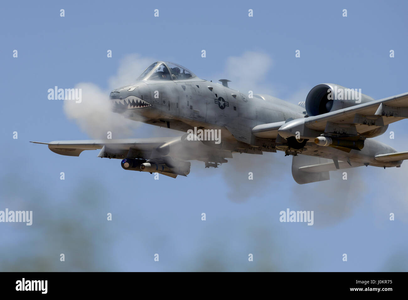 A-10C Thunderbolt II, esegue un basso angolo di mitraglia Foto Stock