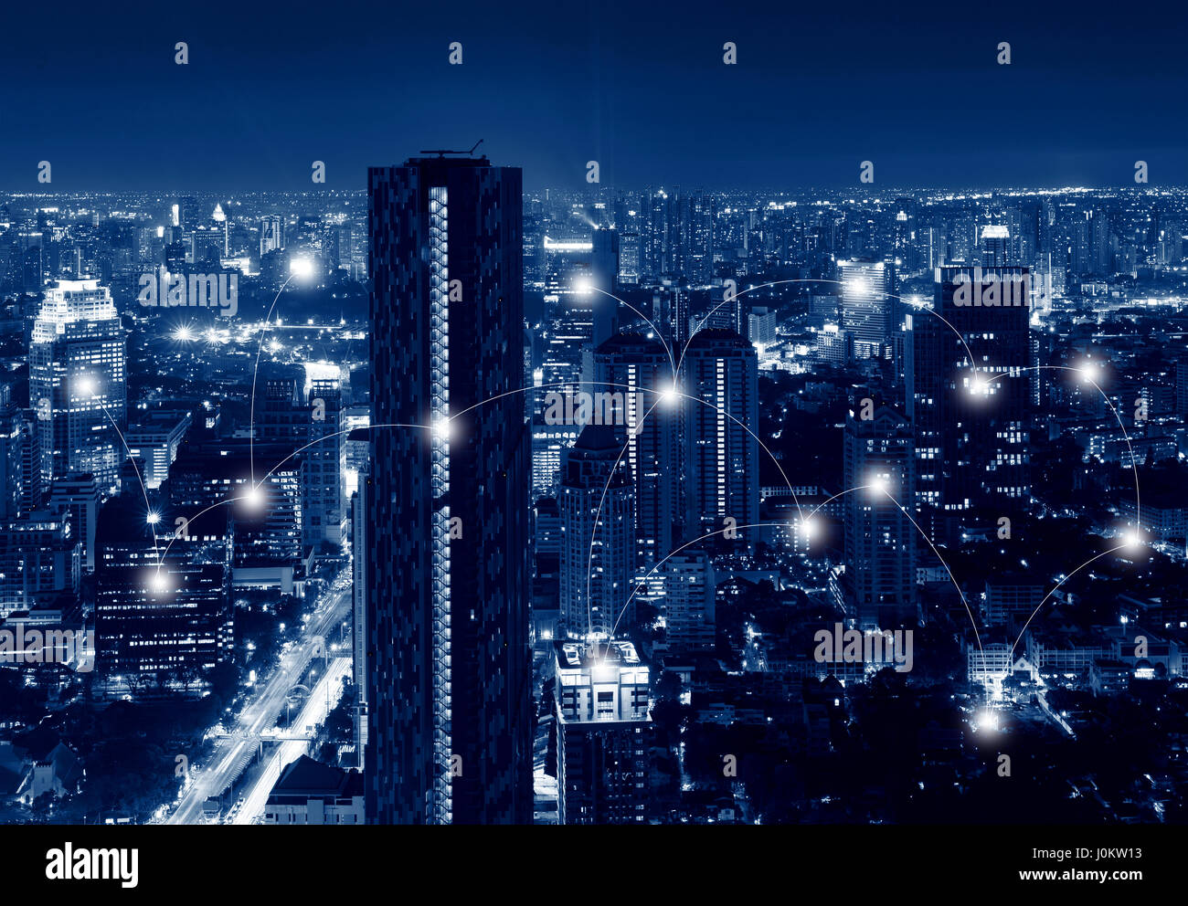 Rete e tecnica di collegamento Concetto di grattacieli in Sathorn District , Bangkok, Thailandia Foto Stock