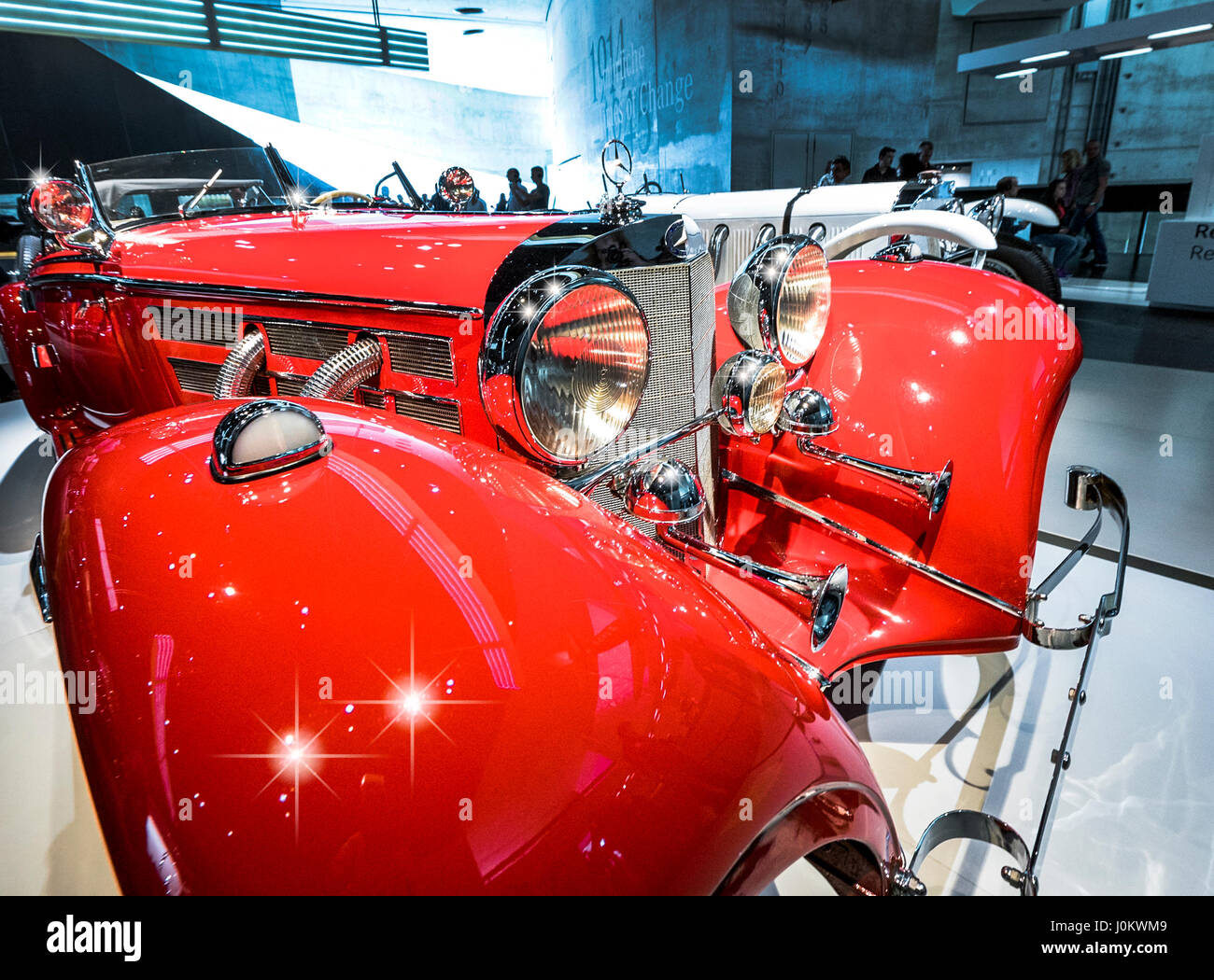 Auto d'epoca all'esposizione di Mercedes Benz Museum Foto Stock