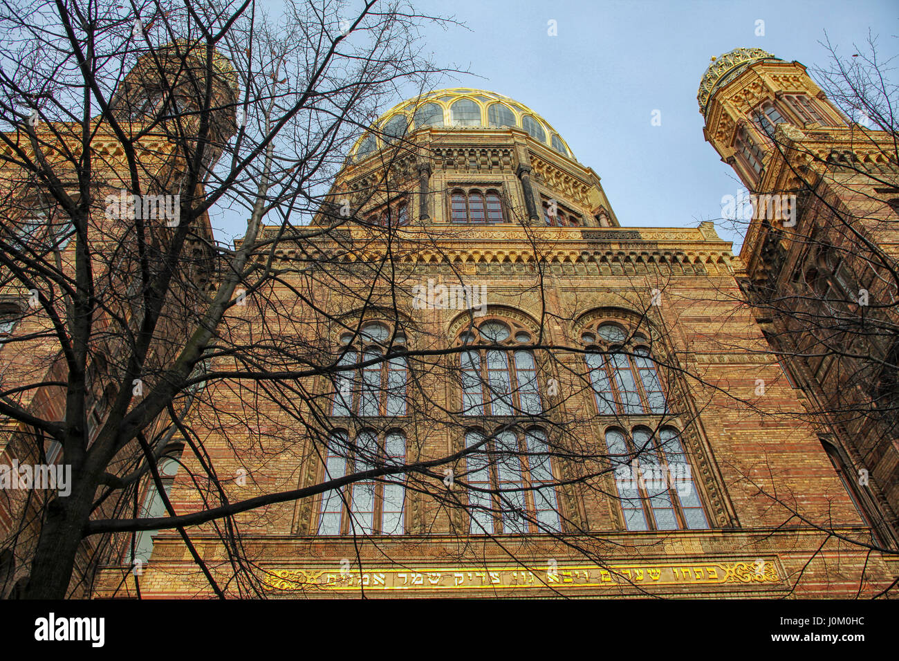 La famosa sinagoga ricostruita in Oranienburger Strasse a Berlino. Fu distrutto durante la Kristallnacht nel 1938 e i bombardamenti degli alleati più tardi nel Foto Stock