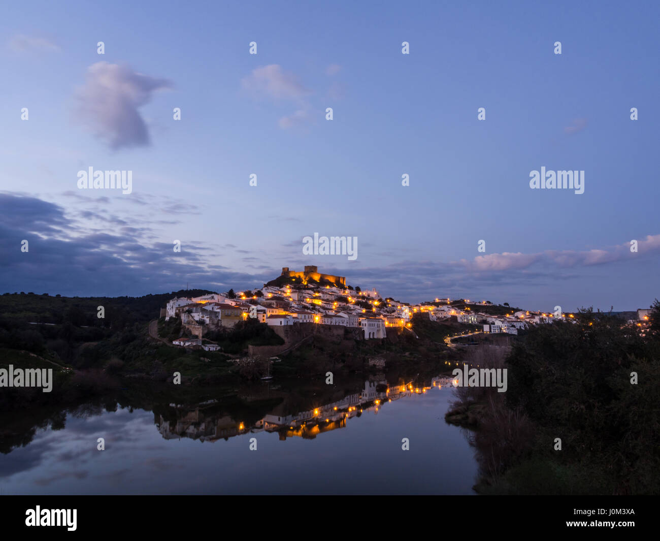 Mertola nella regione Alentejo nel sud del Portogallo. Foto Stock