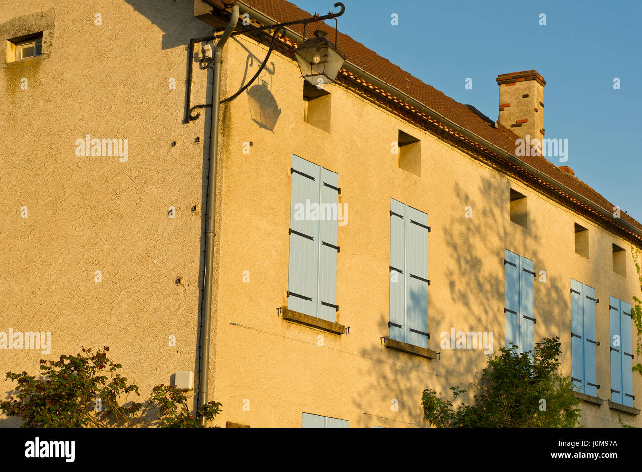 Gli edifici di vecchia costruzione, Charroux, Allier, Avergna Francia Foto Stock