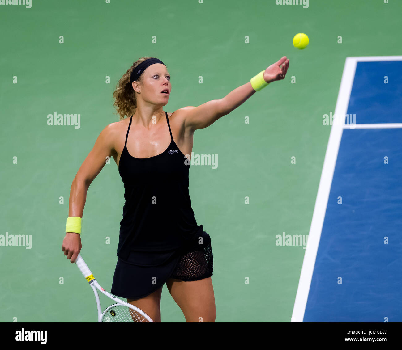 BIEL, Svizzera - 12 aprile : Laura Siegemund in azione al 2017 Ladies Open Biel WTA torneo internazionale di tennis Foto Stock