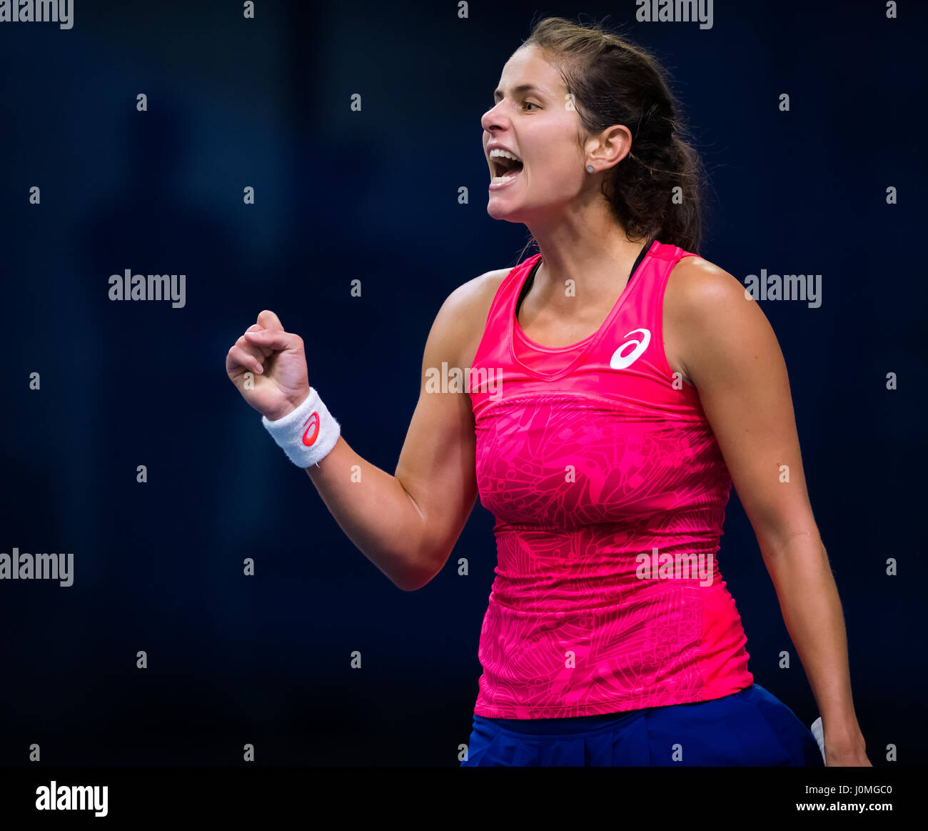 BIEL, Svizzera - 12 aprile : Julia Görges in azione al 2017 Ladies Open Biel WTA torneo internazionale di tennis Foto Stock