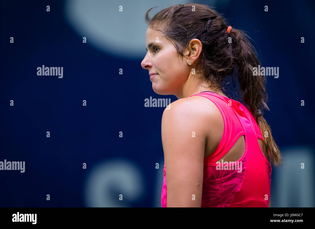 BIEL, Svizzera - 12 aprile : Julia Görges in azione al 2017 Ladies Open Biel WTA torneo internazionale di tennis Foto Stock