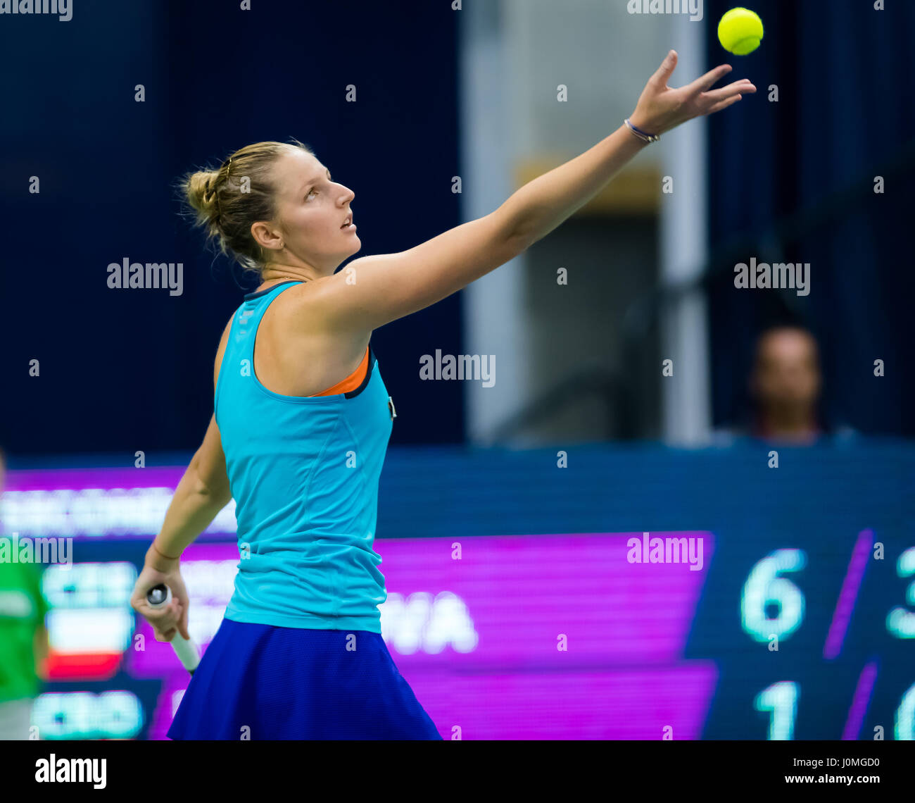 BIEL, Svizzera - 12 aprile : Kristyna Pliskova in azione al 2017 Ladies Open Biel WTA torneo internazionale di tennis Foto Stock