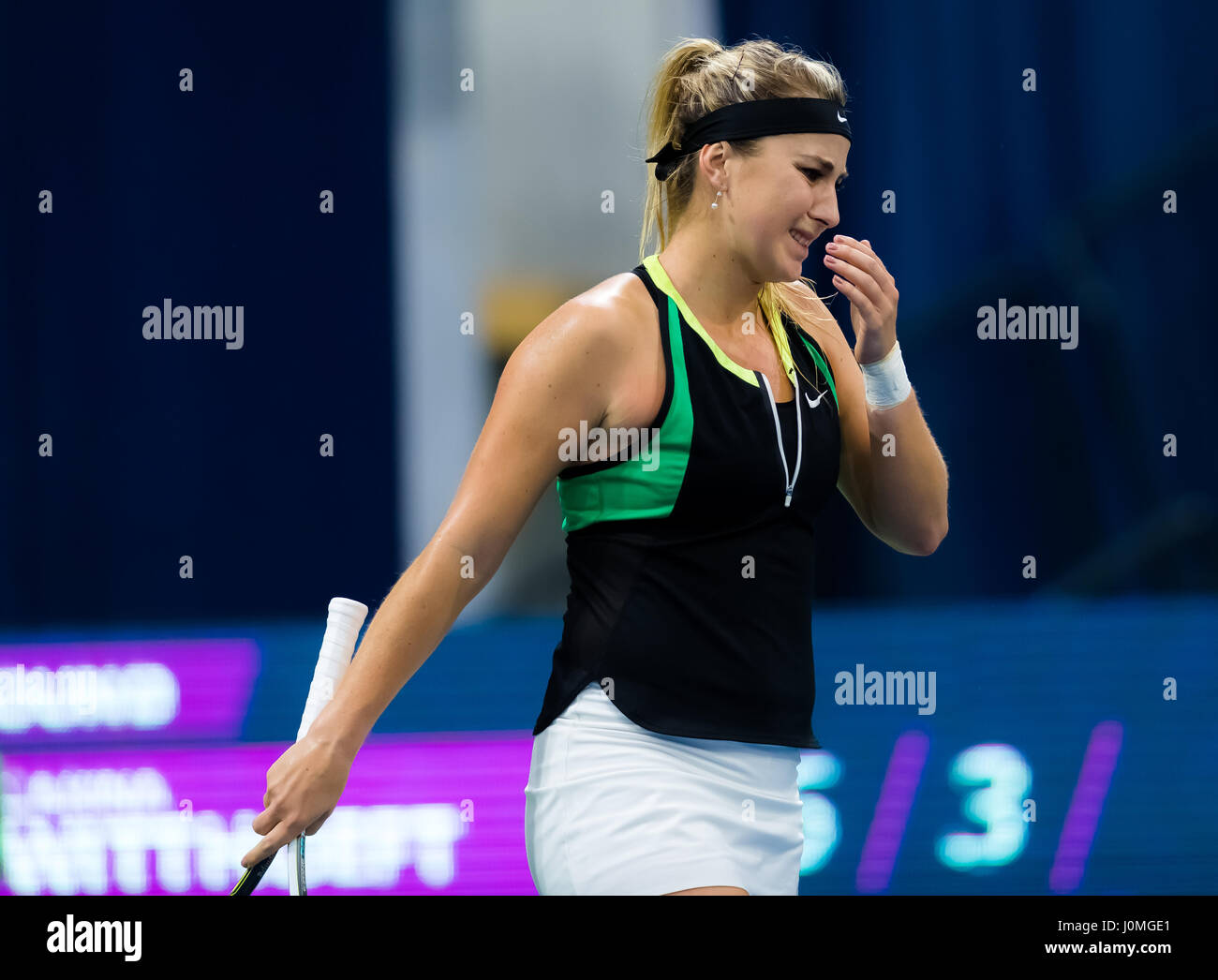 BIEL, Svizzera - 11 aprile : Belinda Bencic in azione al 2017 Ladies Open Biel WTA torneo internazionale di tennis Foto Stock