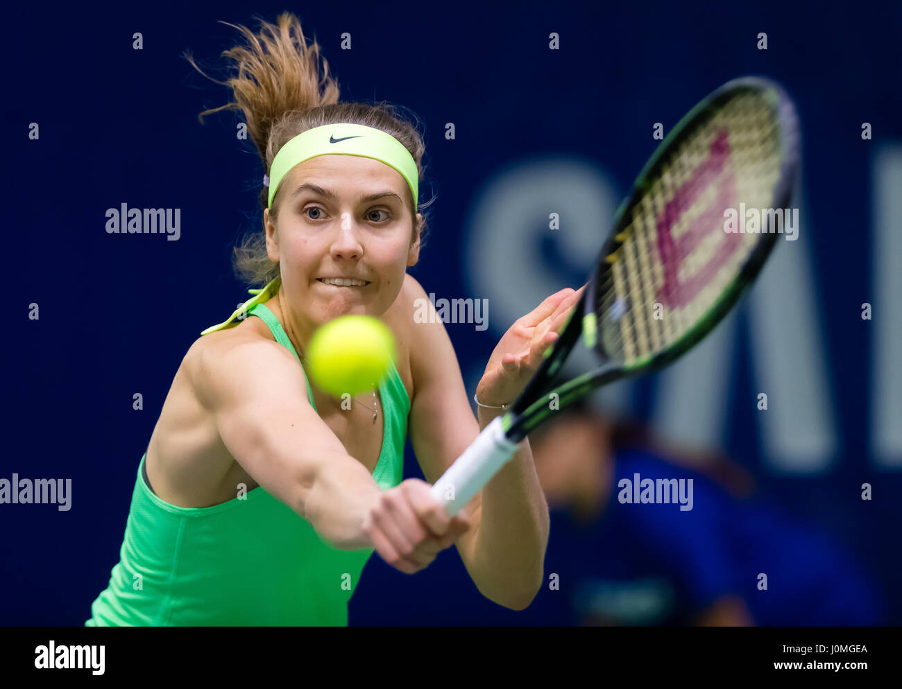 BIEL, Svizzera - 11 aprile : Antonia Lottner in azione al 2017 Ladies Open Biel WTA torneo internazionale di tennis Foto Stock