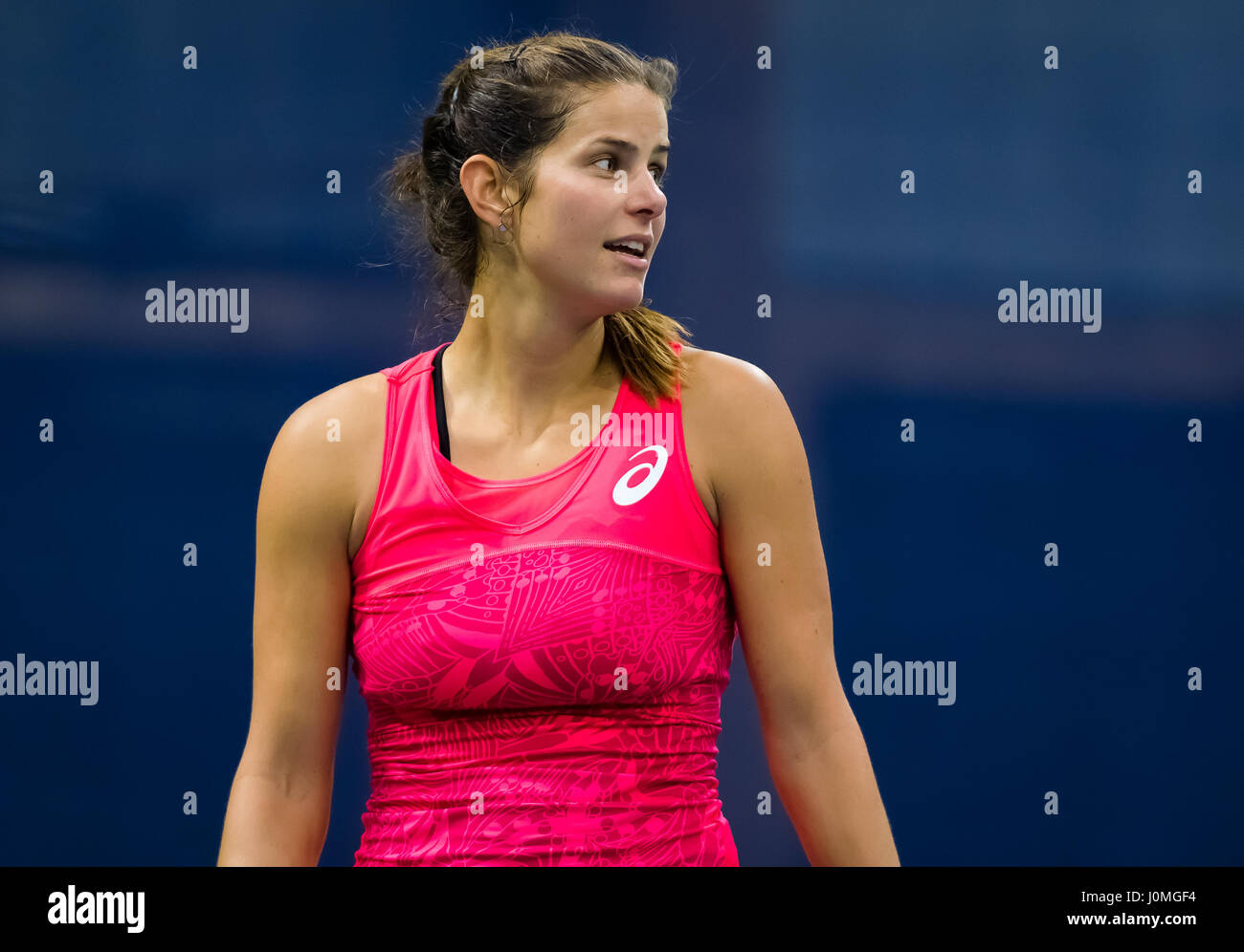 BIEL, Svizzera - 11 aprile : Julia Görges in azione al 2017 Ladies Open Biel WTA torneo internazionale di tennis Foto Stock