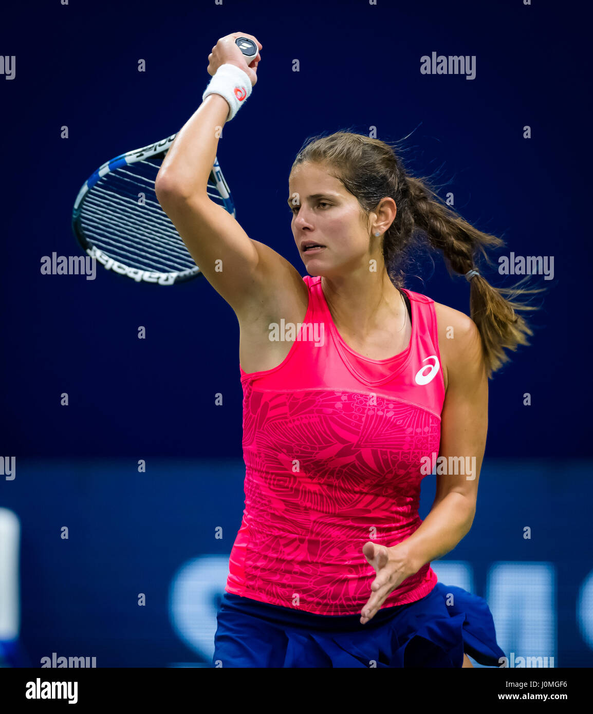 BIEL, Svizzera - 11 aprile : Julia Görges in azione al 2017 Ladies Open Biel WTA torneo internazionale di tennis Foto Stock