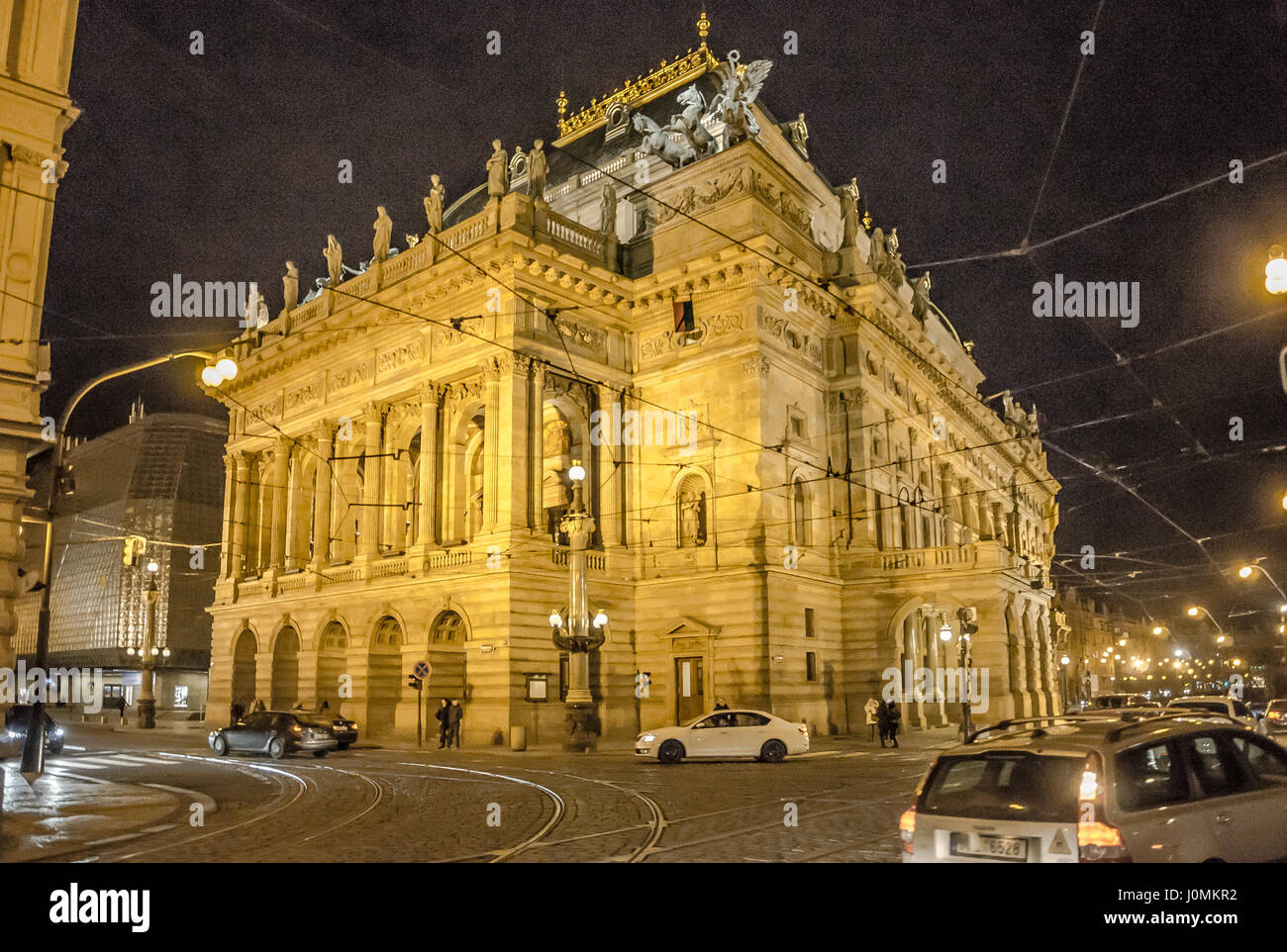 Il Teatro Nazionale di Praga è un simbolo della identità nazionale ceca e la conservazione del patrimonio culturale e un monumento nazionale della storia ceca e dell'arte. Foto Stock