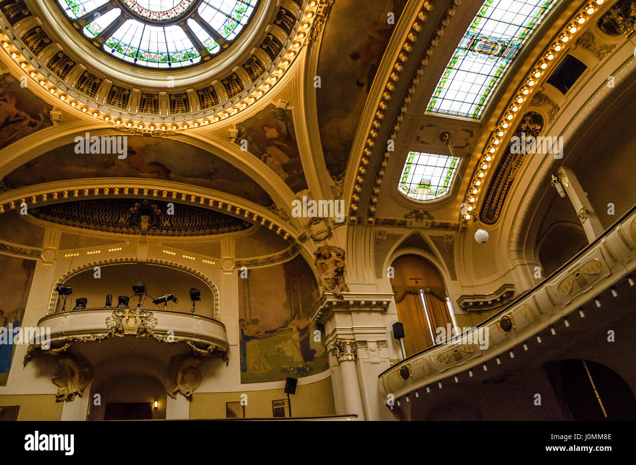 Sala Smetana è la più grande area della Casa Municipale. Il nome della sala da concerto è di Praga è un tributo al compositore ceco Bedřich Smetana. Foto Stock