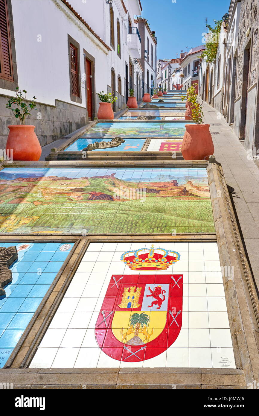 Bracci piastrellato e mappe delle Isole Canarie, Firgas, Gran Canaria, Spagna Foto Stock