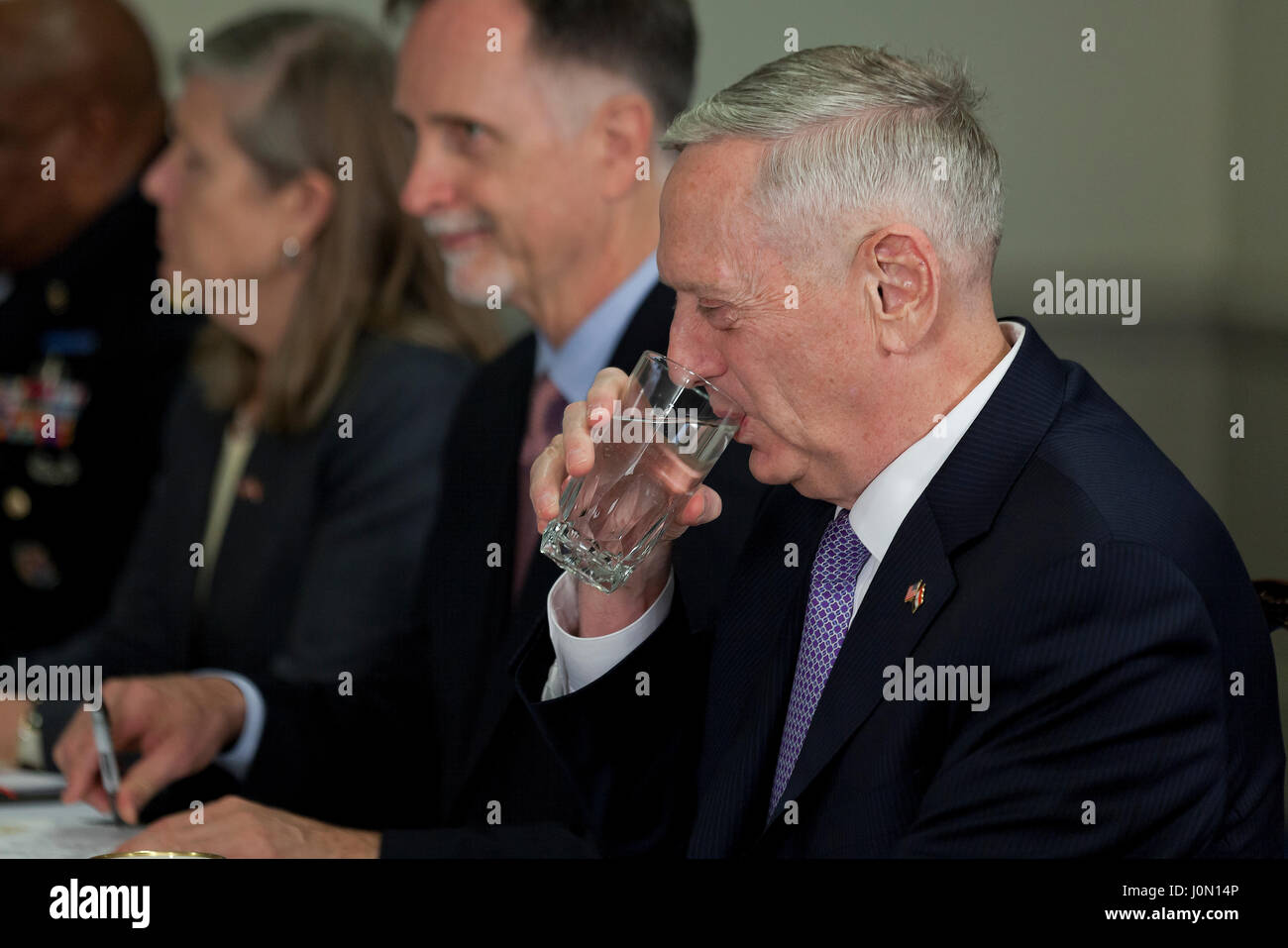 Il segretario americano alla difesa Jim Mattis al Pentagono - Washington DC, Stati Uniti d'America Foto Stock