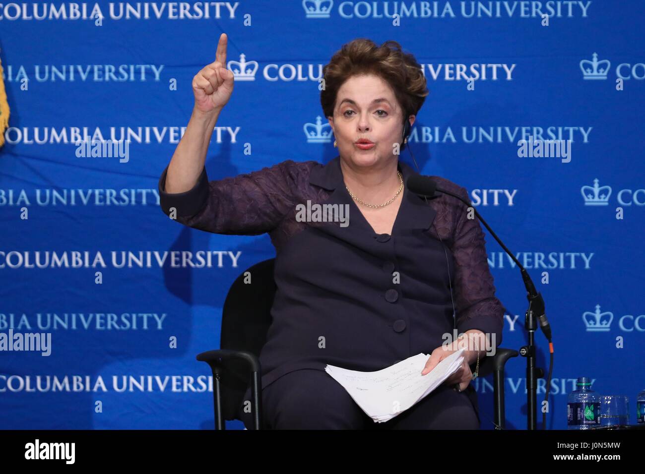 Dilma Rousseff è l'ex presidente del Brasile durante un evento presso la Columbia University di New York martedì, 11 (foto: WILLIAM VOLCOV/BRASILE PHOTO PRESS) Foto Stock