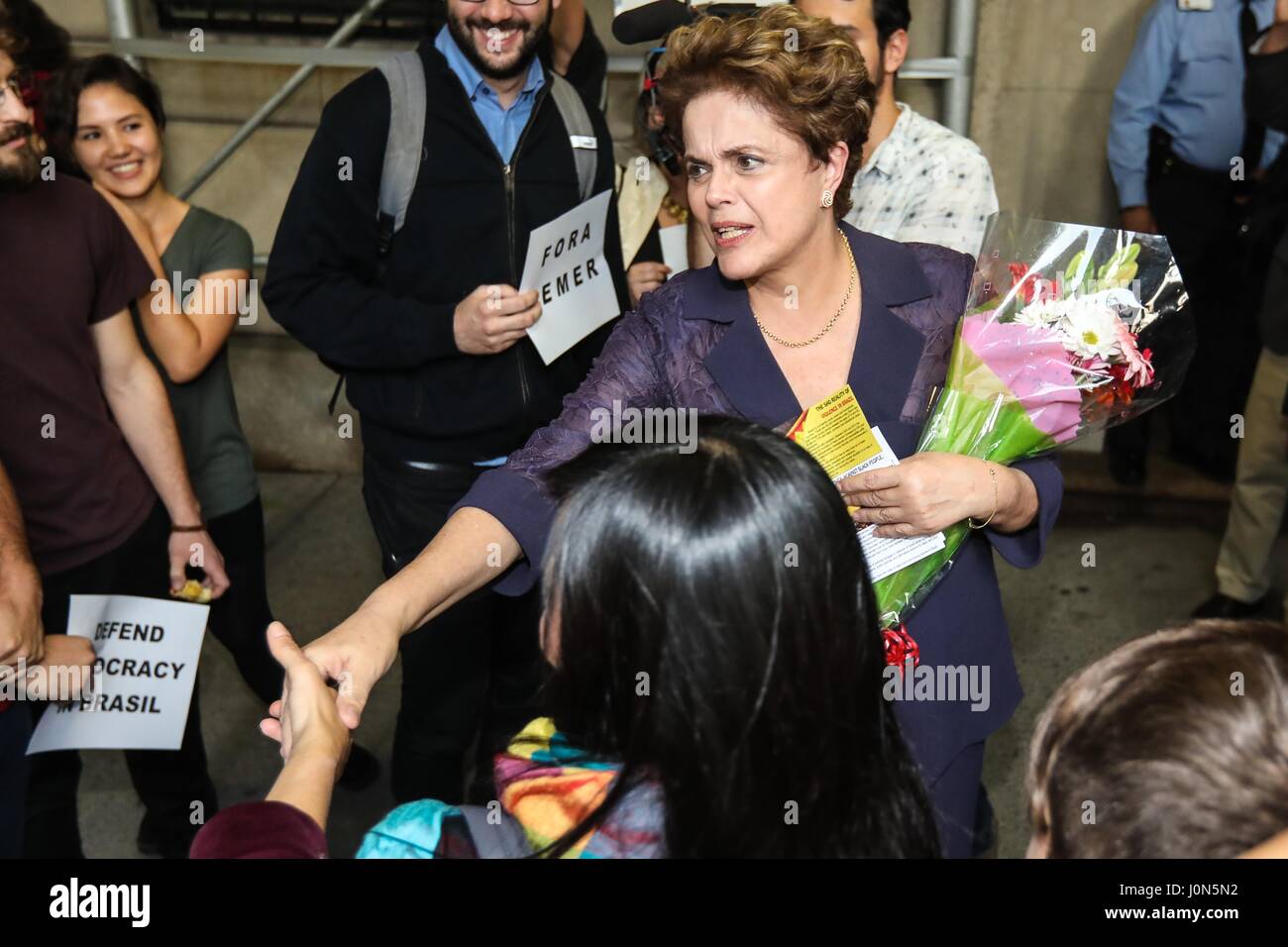 Dilma Rousseff è l'ex presidente del Brasile durante un evento presso la Columbia University di New York martedì, 11 (foto: WILLIAM VOLCOV/BRASILE PHOTO PRESS) Foto Stock