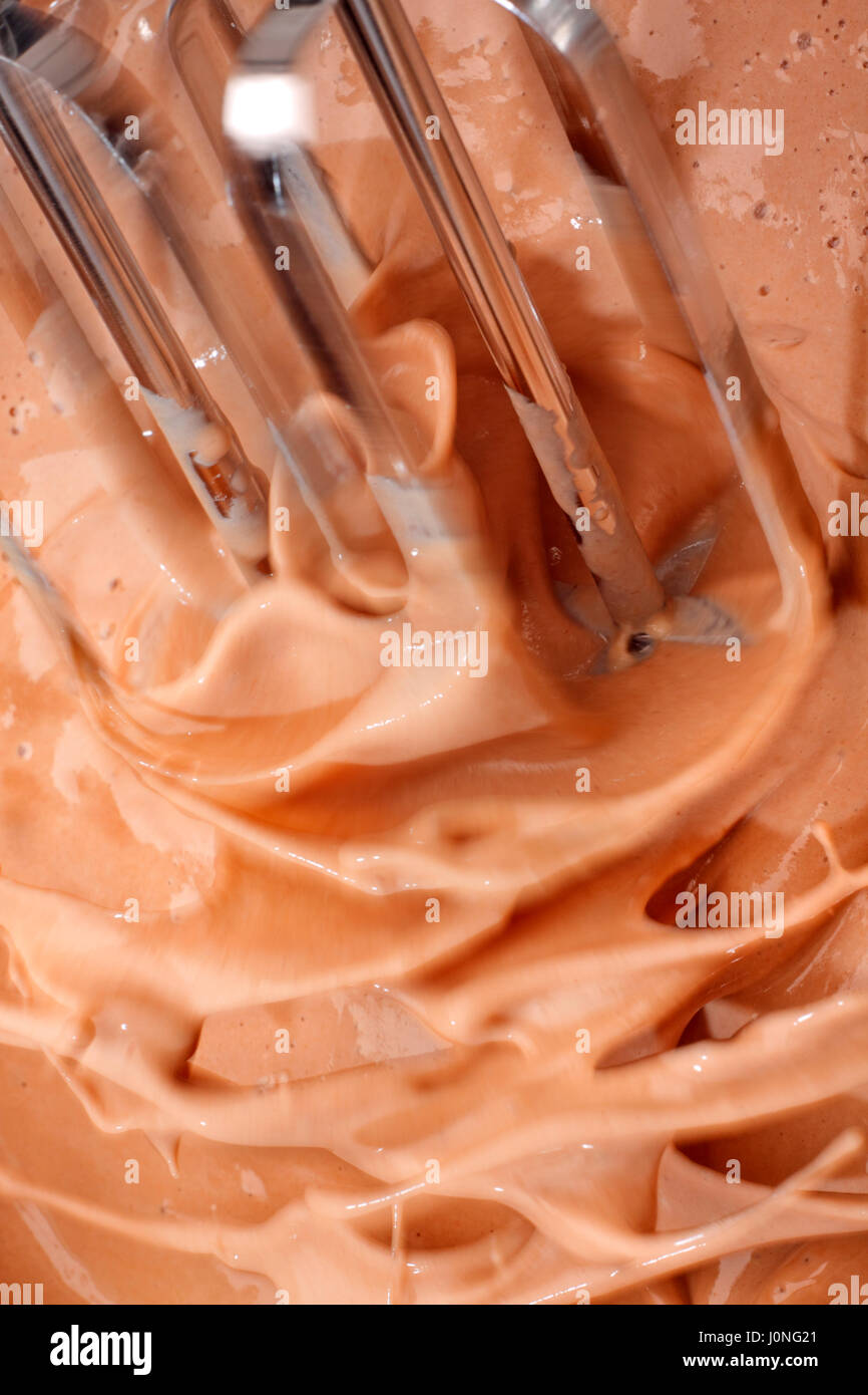Preparazione di impasto al cioccolato di close-up Foto Stock