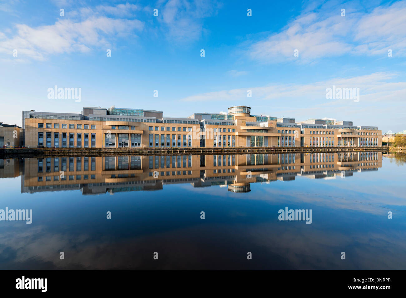 Vista esterna del Victoria Quay uffici del governo scozzese in Leith, Edimburgo, Scozia, Regno Unito. Foto Stock