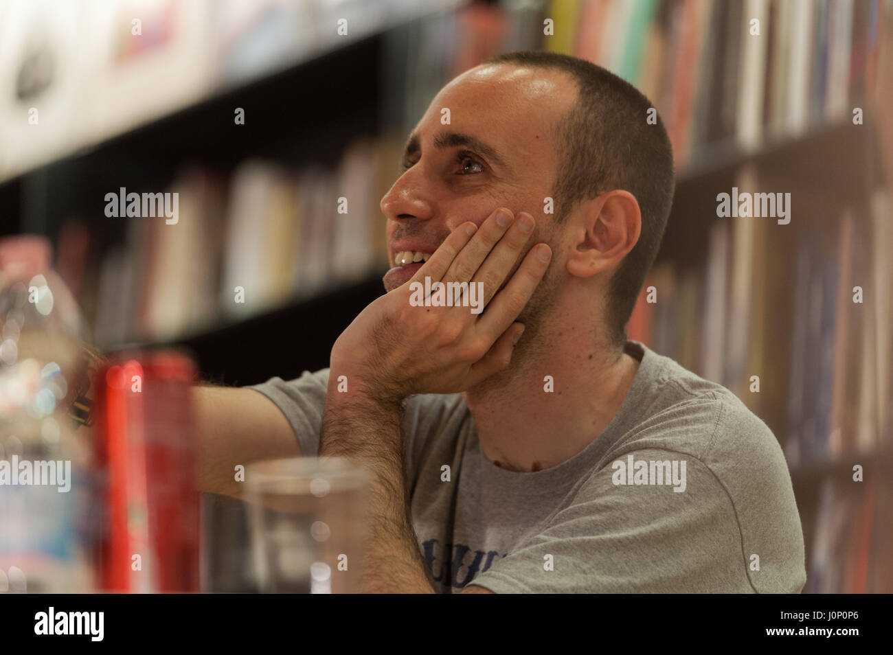 Roma, Italia. Xiv Apr, 2017. Il famoso fumettista italiano Zerocalcare,  pseudonimo di Michele Rech, presentata presso la libreria Feltrinelli in  via Appia a Roma la nuova edizione del suo libro: "l'Armadillo profezia'.