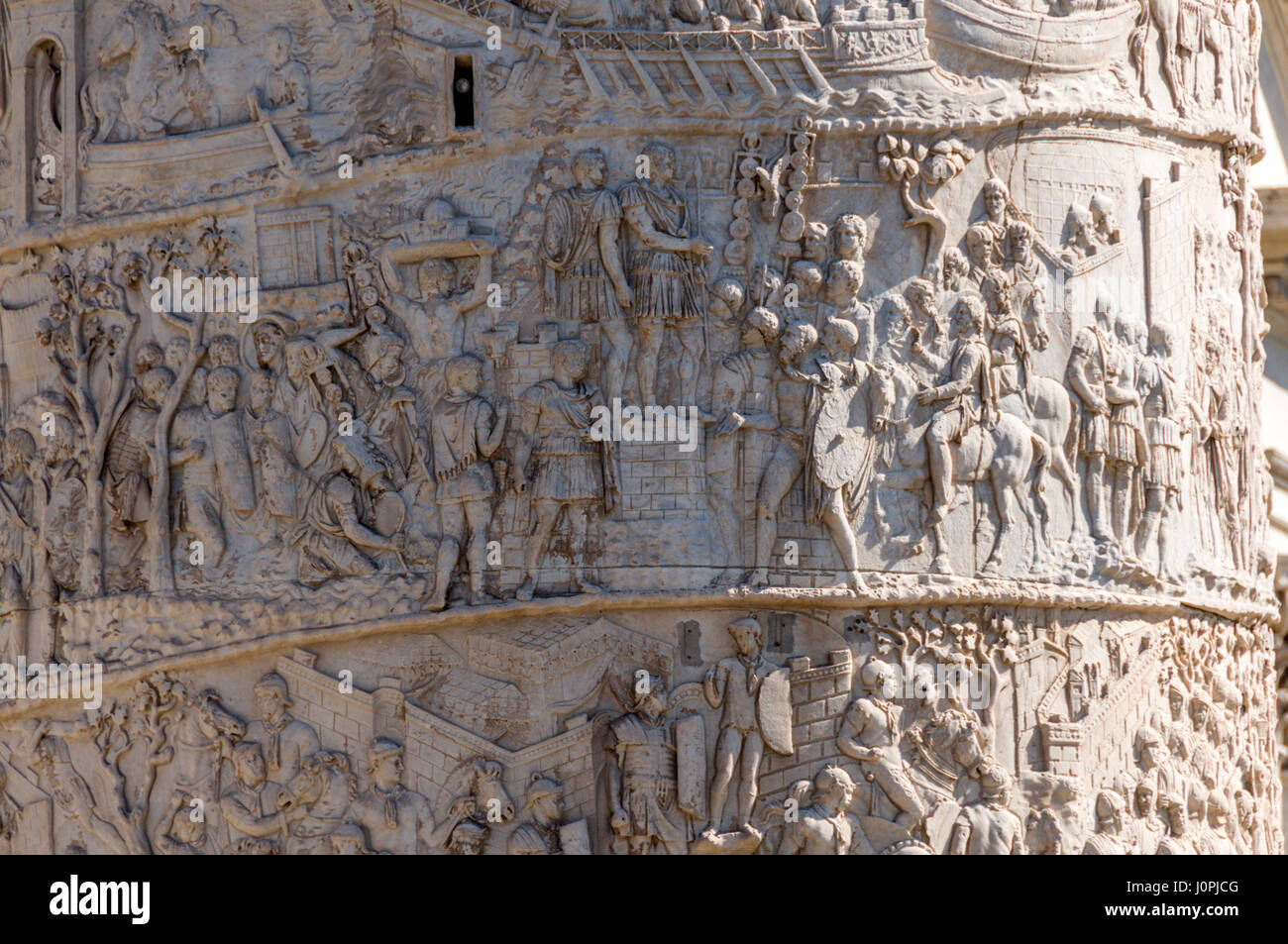 Colonna di Traiano, Roma, Italia - Dettaglio delle incisioni Foto Stock