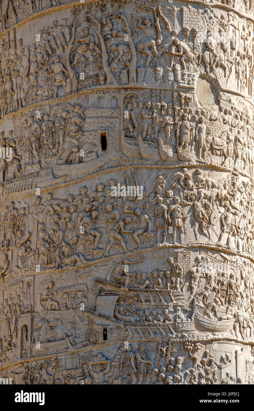 Rilievo, vista di dettaglio della Colonna Traiana, Roma, Italia, Europa