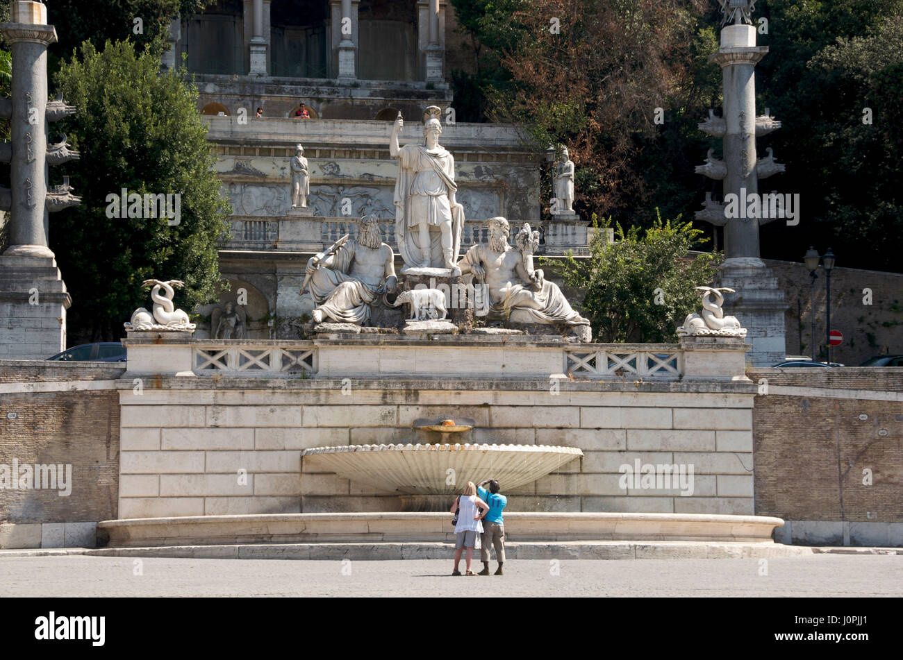 La terrazza del Pincio, gruppo di statue, dea Roma tra il Tevere e Aniene, Piazza del Popolo, Roma, Lazio, l'Italia, Europa Foto Stock