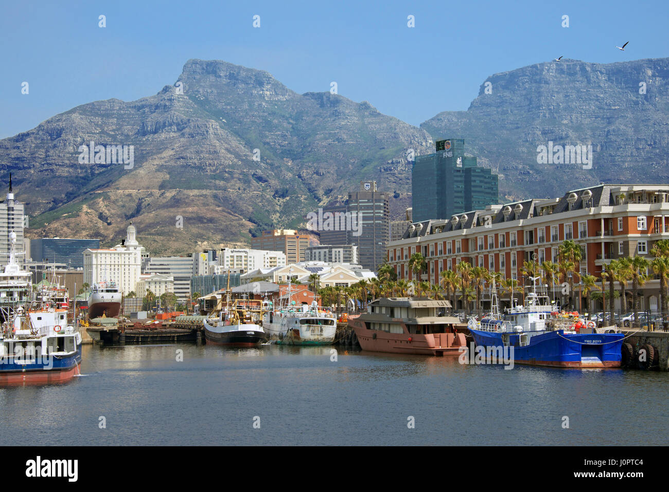 Alfred bacino e cityscape Victoria and Alfred Waterfront Città del Capo Sud Africa Foto Stock