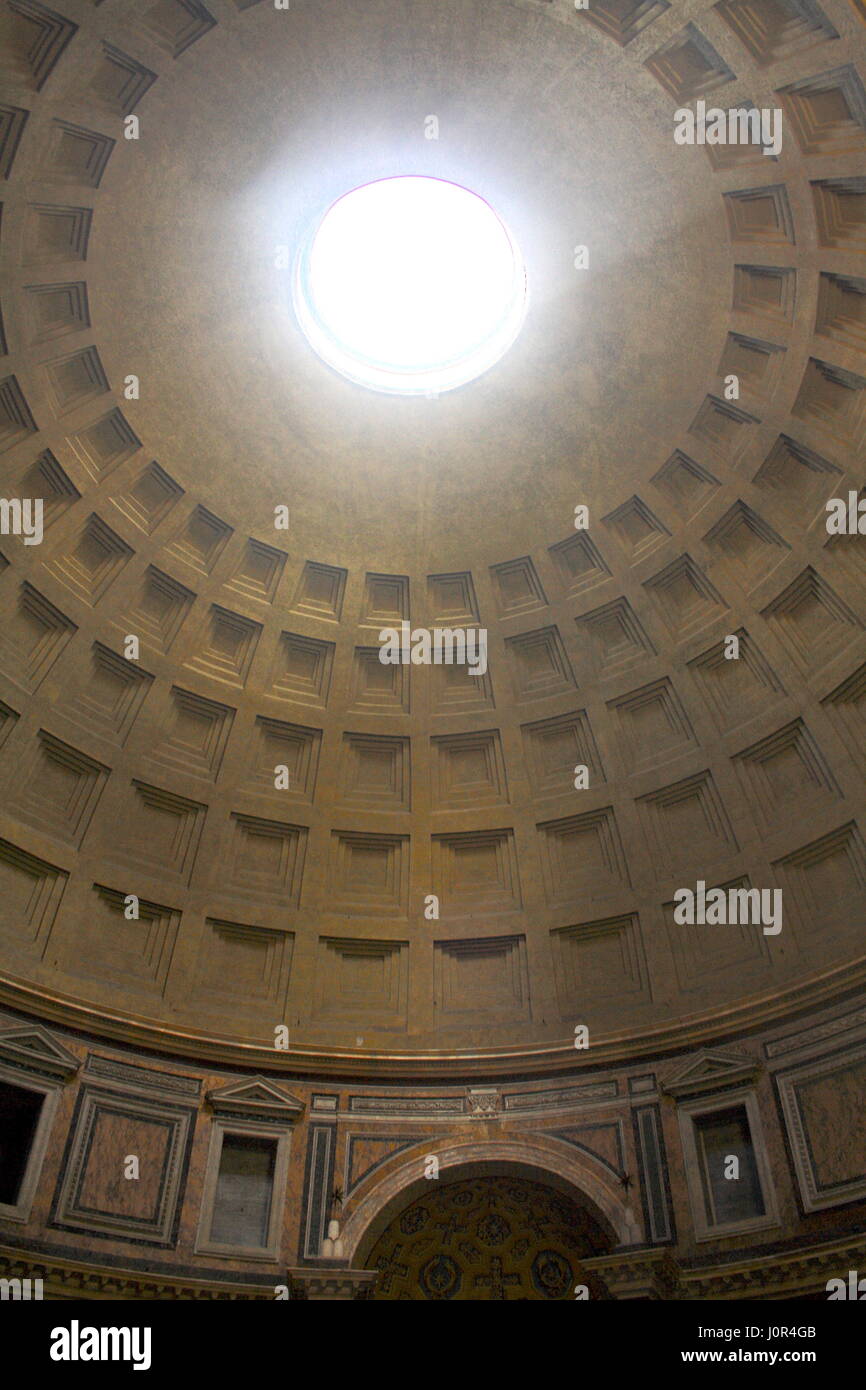 Occhio (foro), a cupola, rotonda, Pantheon a Roma Italia Foto Stock