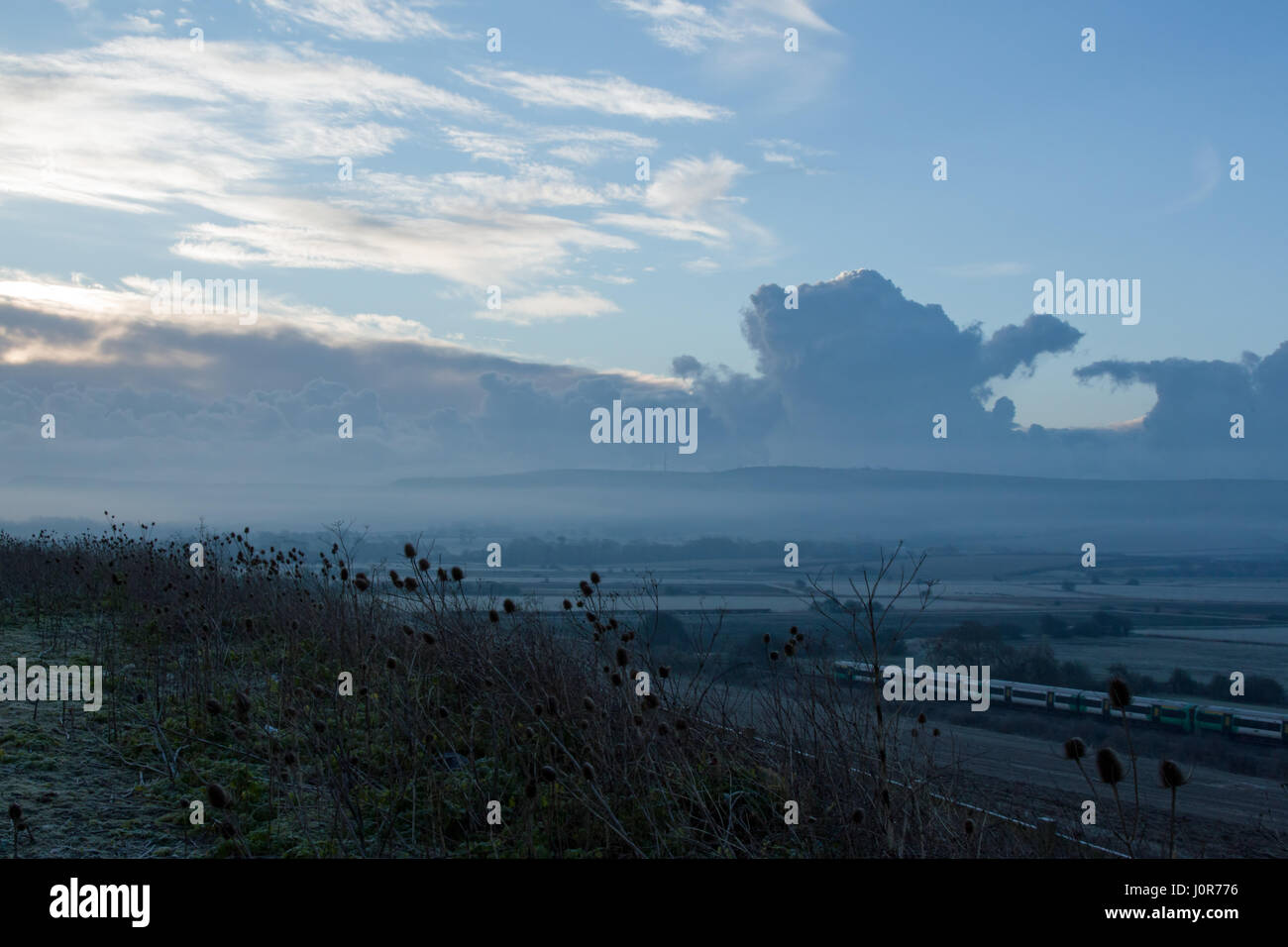 Alba guardando verso sud est attraverso Ouse Valley verso Firle Beacon Foto Stock