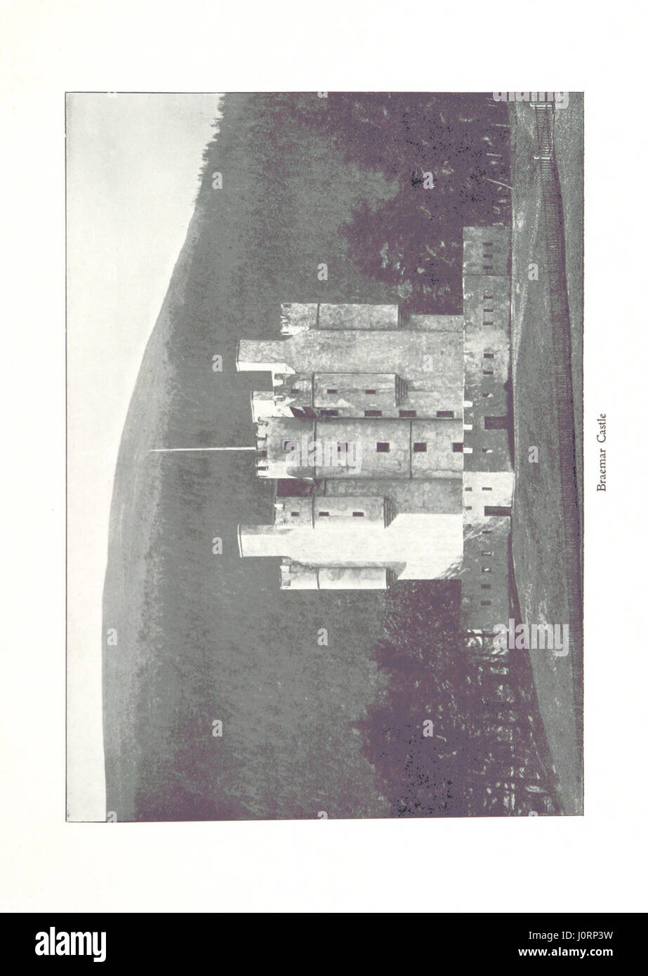 Questo libro offre una descrizione dettagliata della residenza Highland della regina Vittoria e dei suoi dintorni, con illustrazioni e approfondimenti sul suo tempo trascorso nella zona. Foto Stock