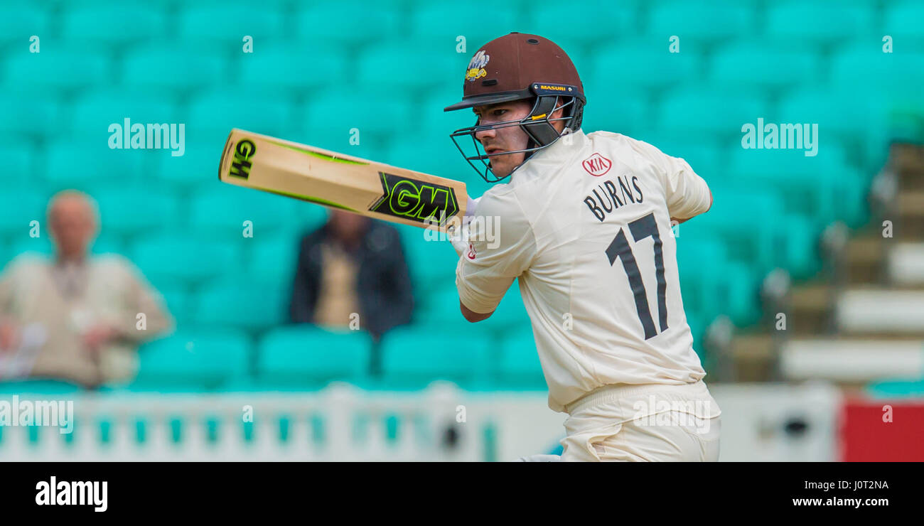 Londra, Regno Unito. 16 Aprile, 2017. Rory ustioni alla battuta per Surrey contro Lancashire sul suo modo di 91 al giorno tre della contea di Specsavers partita di campionato al ovale. David Rowe/Alamy Live News Foto Stock