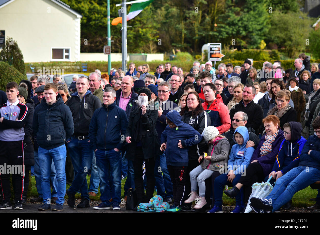 Più Carrok, County Tyrone. Xvi Apr, 2017. Un repubblicano 1916 Pasqua commemorazione parata e rally, County Tyrone. Credito: Mark inverno/Alamy Live News Foto Stock