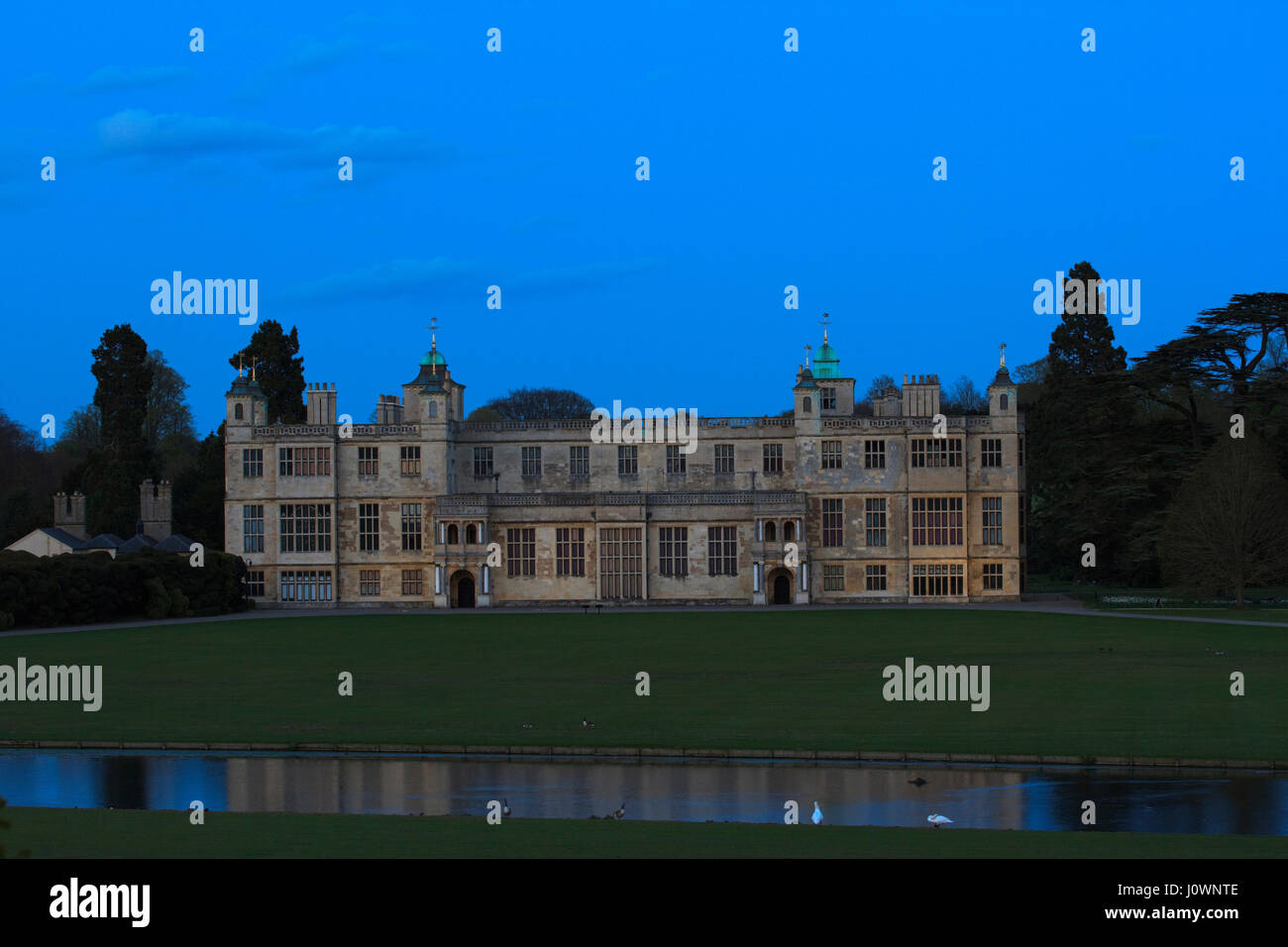 Audley End House & Gardens al crepuscolo/Blu ora Foto Stock