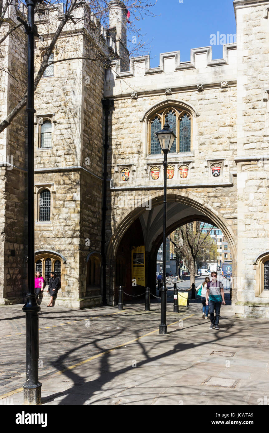 St John's Gate in Clerkenwell formata l'entrata sud del distretto interna del XVI secolo Priorato dei Cavalieri di San Giovanni. Foto Stock