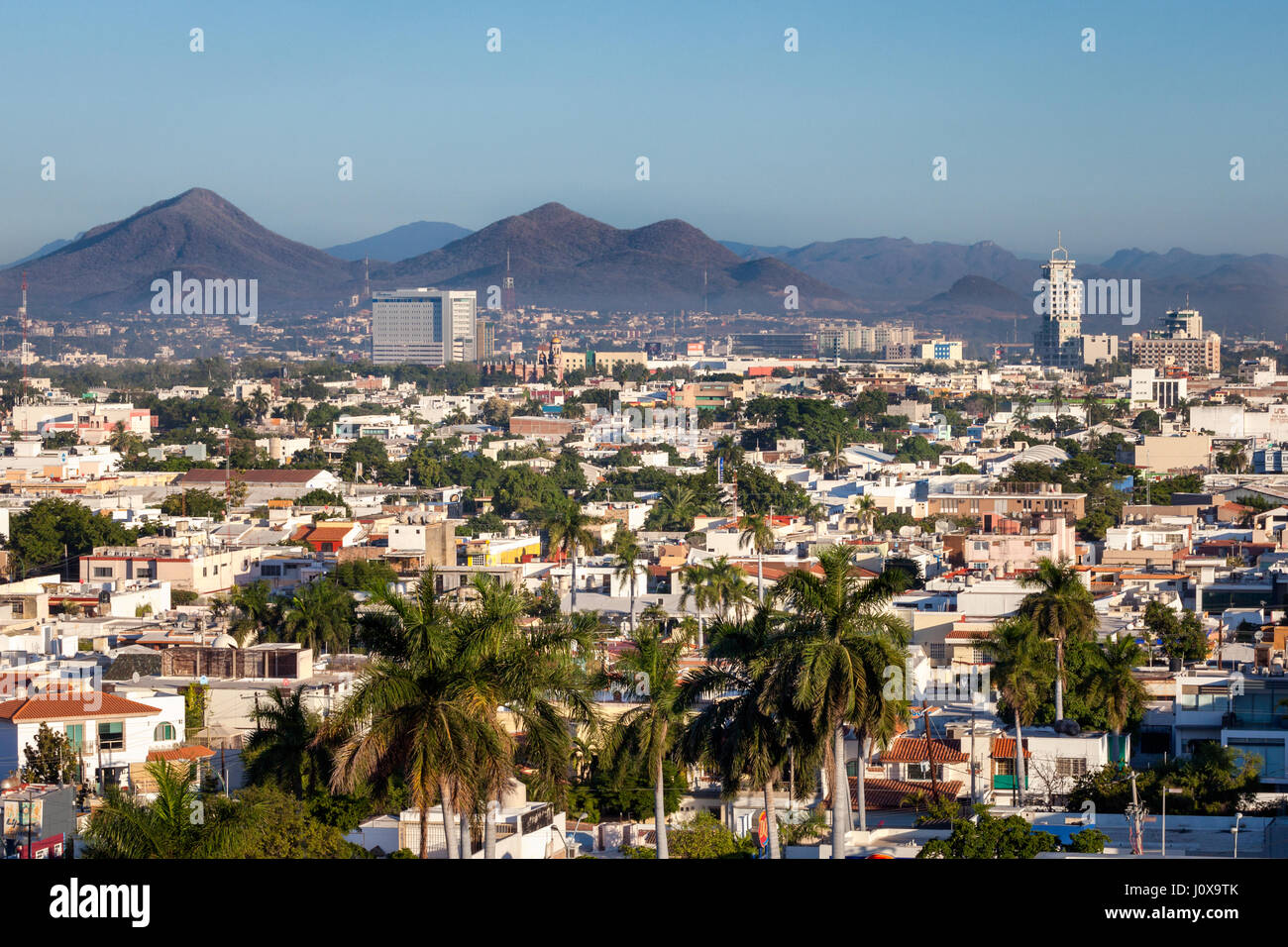 Lo skyline di Minatitlan, Sinaloa, Messico. Foto Stock