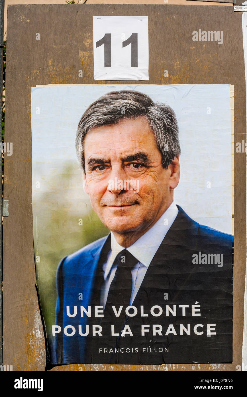Cartellone elettorale francese di 2017 il candidato presidenziale Francois Fillon Foto Stock