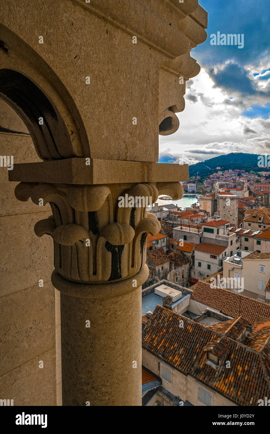 Dalmazia Croazia vista suddivisa dal campanile della cattedrale Foto Stock