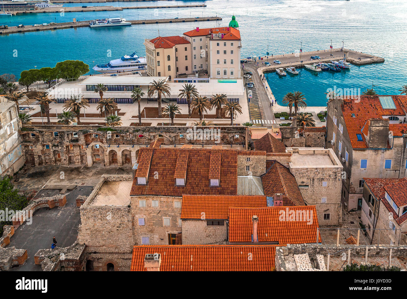Dalmazia Croazia vista suddivisa dal campanile della cattedrale Foto Stock