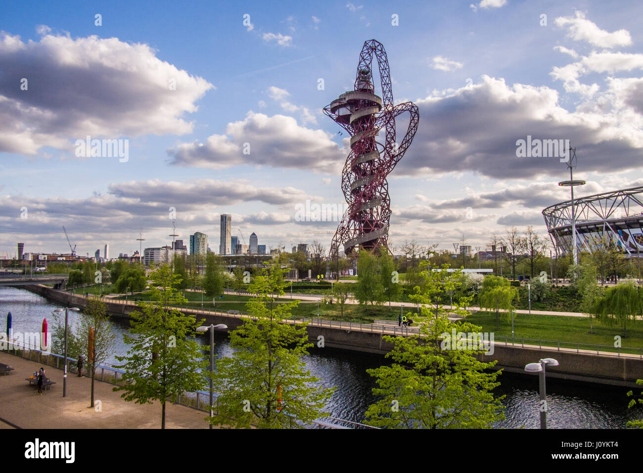 ArcelorMittal orbita struttura in acciaio con un tubo scorrevole, Olympic Park, Londra Foto Stock