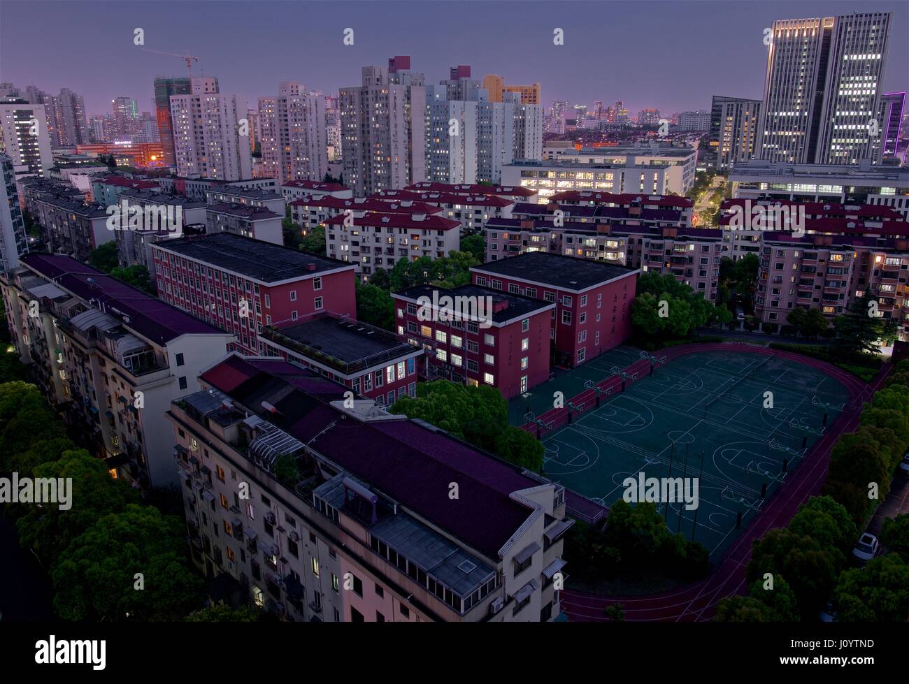 Urbano composto residenziale di Shanghai - la stessa immagine disponibile per il mezzogiorno, pomeriggio, sera e notte Foto Stock