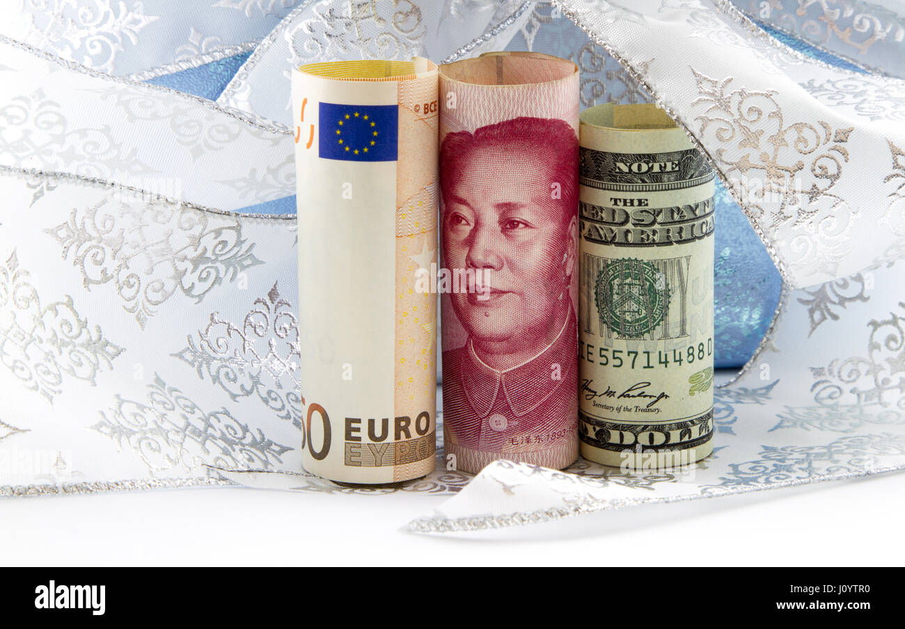 Valuta Euro di yuan, euro e dollaro positivi riflessi successo di global networking e di integrazione politica. Il denaro messo di bianco e blu con ri Foto Stock